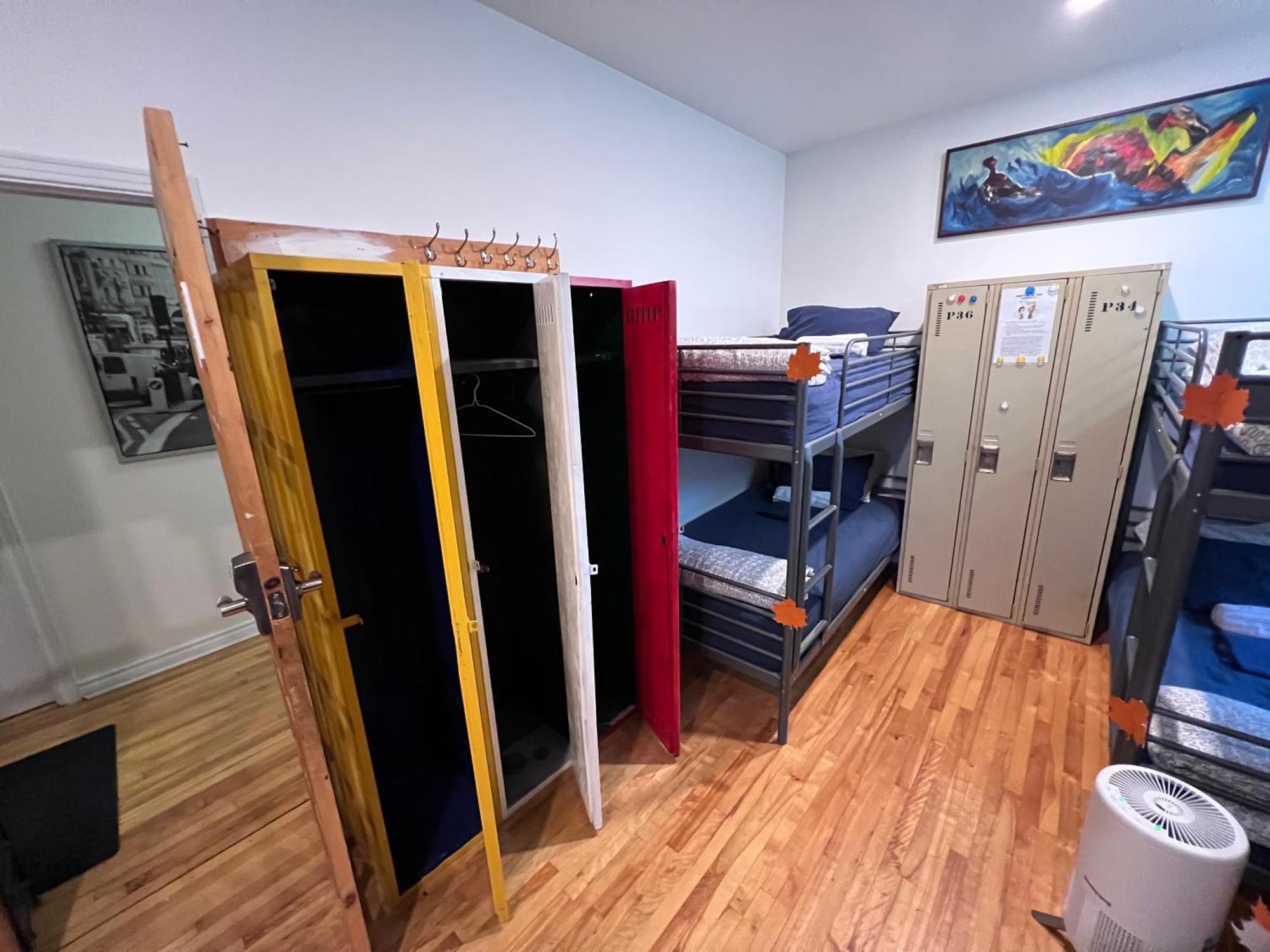 Auberge Pvt Hostel - Montreal, Montreal